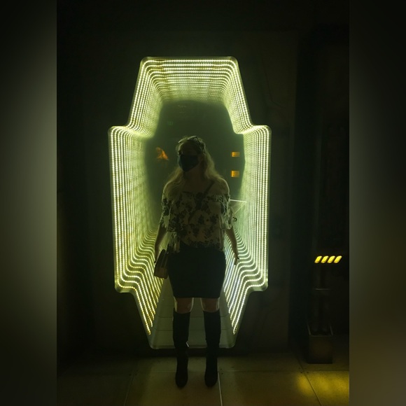 Abbey Dawn skirt with zipper - Picture 2 of 4